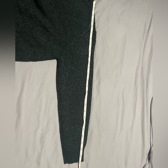 100% Wool Crewneck Sweater - Picture 9 of 9